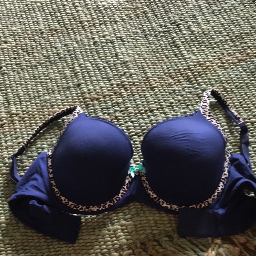 👍VS BRA 38D excellent condition